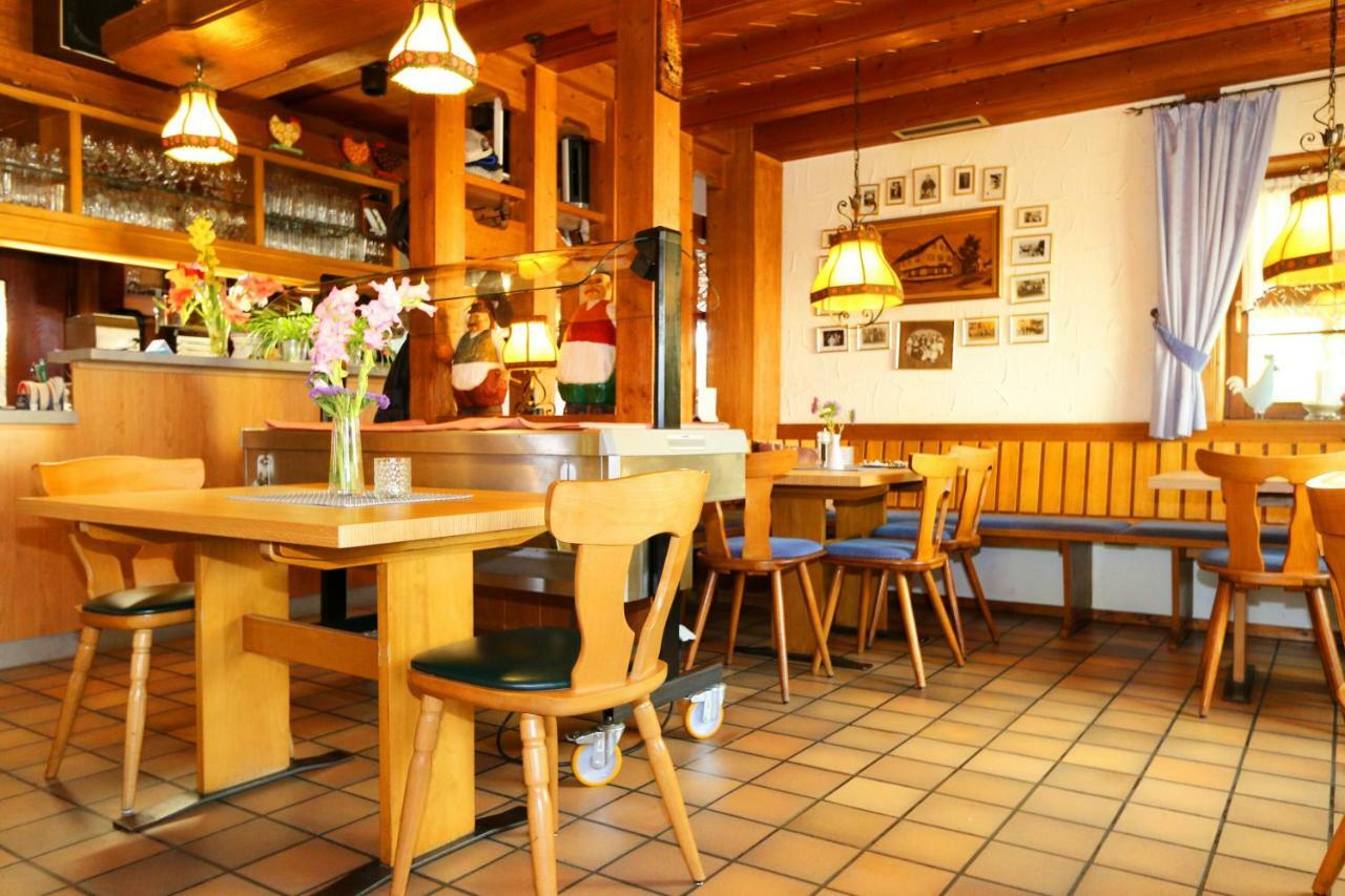 Hotel - Restaurant Hirschen - Werneths Landgasthof Beim Europa- Park Rust Rheinhausen Exterior foto