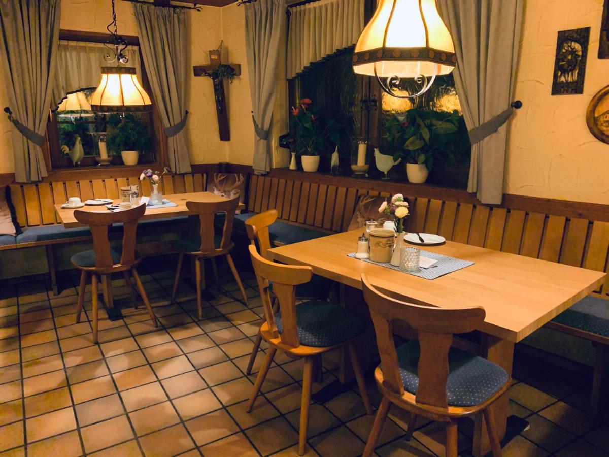 Hotel - Restaurant Hirschen - Werneths Landgasthof Beim Europa- Park Rust Rheinhausen Exterior foto